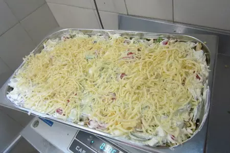 Слоёный салат цезарь: шаг 5