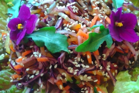 Овощной салат с морской капустой и пряной заправкой: шаг 5