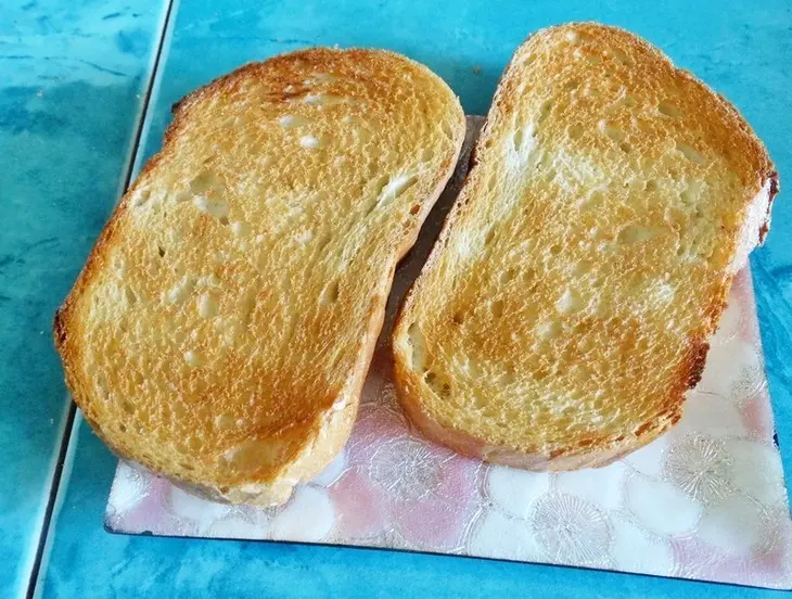 Брускеты с беконом и яйцом - пашот: шаг 3