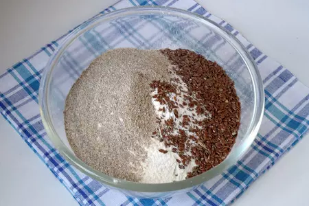 Булочки с льняным семенем и яичным паштетом: шаг 2
