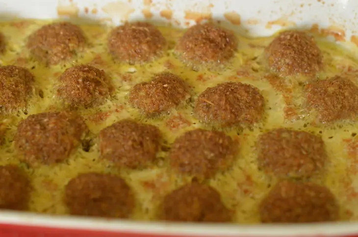 Фрикадельки с яблоком и сливочным соусом карри.: шаг 5