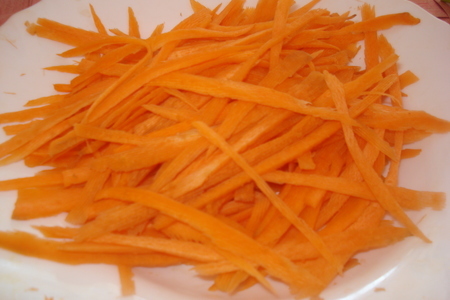 Куриные роллы с морковной лапшой: шаг 2