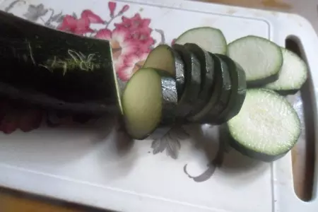 Индейка с кабачками, луком и картофелем: шаг 3