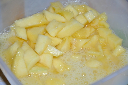 Фруктовый омлет с манго и бананом: шаг 2