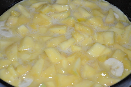 Фруктовый омлет с манго и бананом: шаг 3