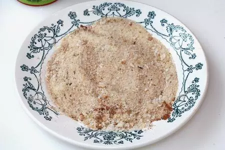 Куриные голени в чесночных сухарях с молодым картофелем: шаг 4
