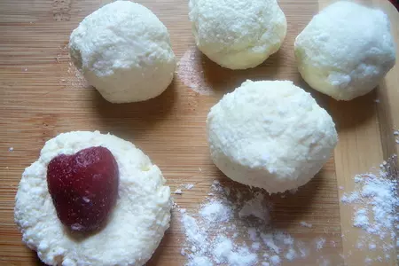 Ленивые творожные вареники с клубникой (и не только!): шаг 2