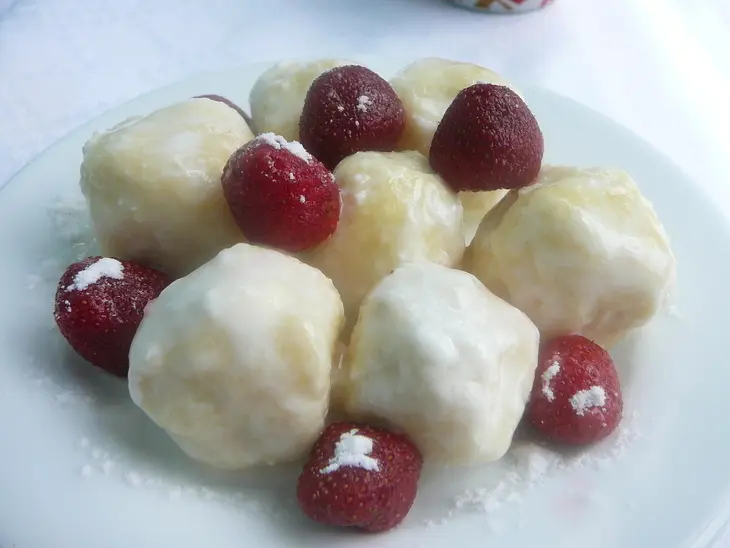 Ленивые творожные вареники с клубникой (и не только!): шаг 5