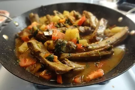 Бараньи рёбра с овощами: шаг 7