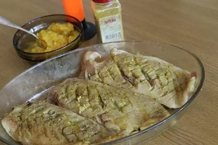 Утиная грудка с апельсиновым джемом, соусом карри и  карамелизированым фруктами.: шаг 2