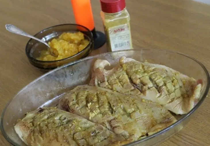 Утиная грудка с апельсиновым джемом, соусом карри и  карамелизированым фруктами.: шаг 4
