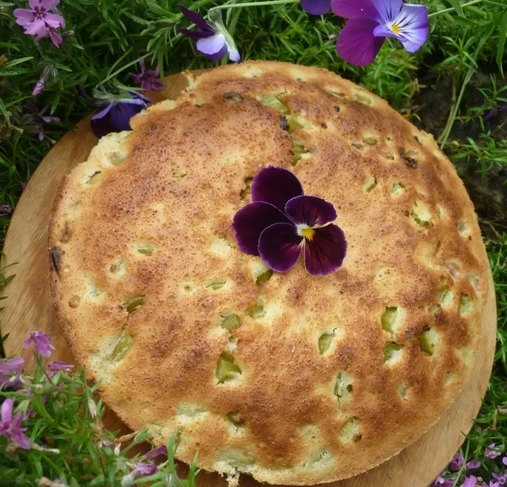 Пирог с ревенем или рабарбарская шарлотка с кускусиком: шаг 7