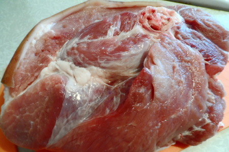 Свиной окорок на кости,запечённый со специями айдиго,с лёгким ароматом копчения и цитрусовой ноткой.: шаг 1