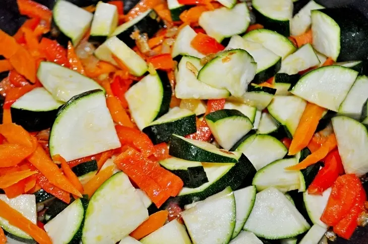 Перловая каша с овощами и тунцом.: шаг 5