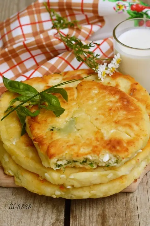 Сырные лепешки с разными начинками.: шаг 4