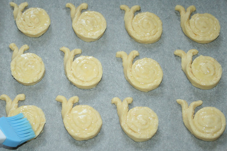Сырно-кунжутное печенье «улитки»: шаг 6