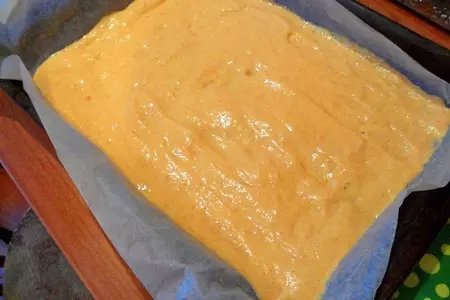 Морковный рулет с нежнейшим кремом из манки: шаг 3