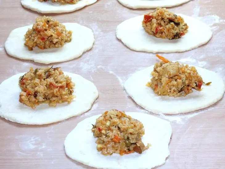 Плов с курицей в булочке: шаг 6