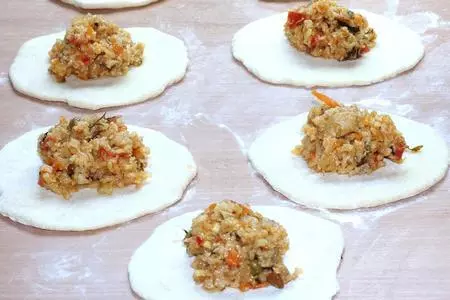 Плов с курицей в булочке: шаг 6