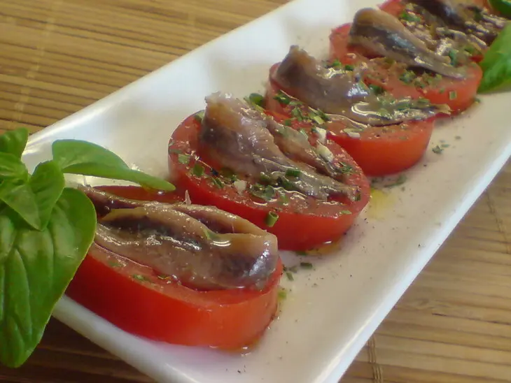 Редис /помидоры с анчоусами,как холодная закуска: шаг 4