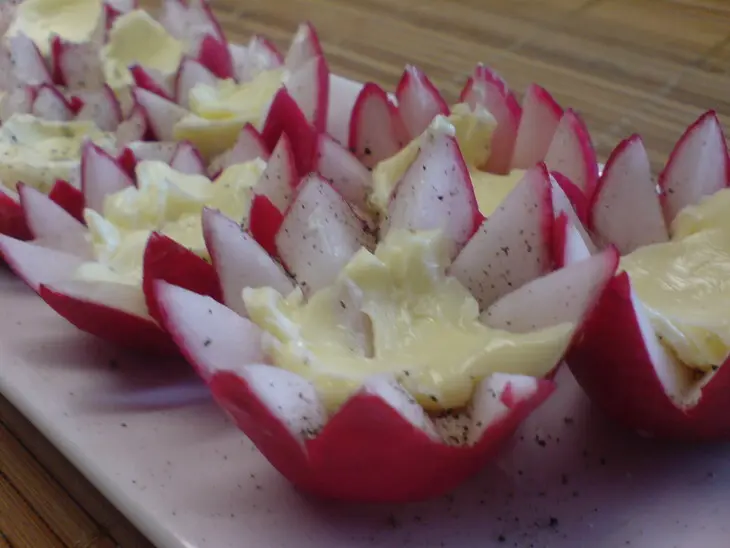 Редис /помидоры с анчоусами,как холодная закуска: шаг 6