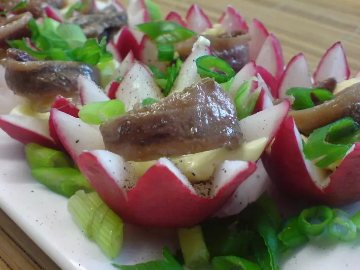 Редис /помидоры с анчоусами,как холодная закуска: шаг 8