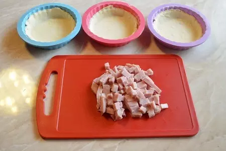 Тарталетки с ветчиной под картофельной шапочкой.: шаг 3