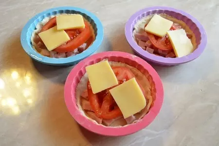 Тарталетки с ветчиной под картофельной шапочкой.: шаг 5