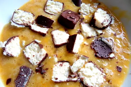 Кексы-маннички с бананом и сырочками: шаг 5