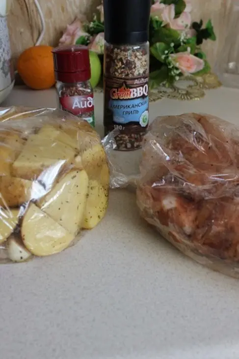 Запеченные свиные ребрышки с ароматным картофелем: шаг 3