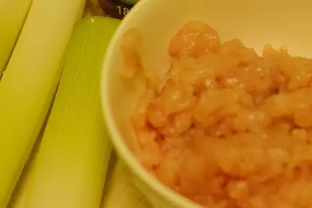 Рулет из куриного филе с луком пореем.: шаг 2