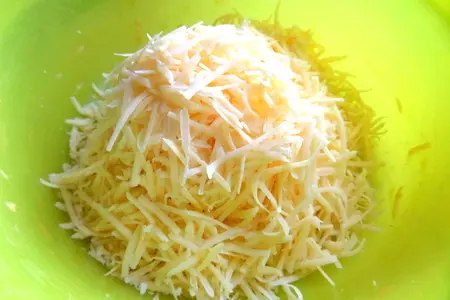 Сырный салат "бабочки": шаг 2