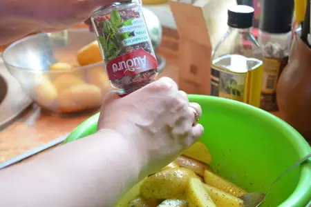Золотистые картофельные дольки "по-итальянски": шаг 3