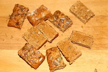 Рулетики из цуккини с курицей и сыром на зерновых краюшках: шаг 6