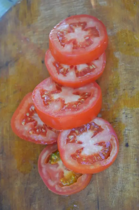 Шашлык из куриных окорочков с помидорами: шаг 2
