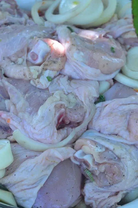 Шашлык из куриных окорочков с помидорами: шаг 3