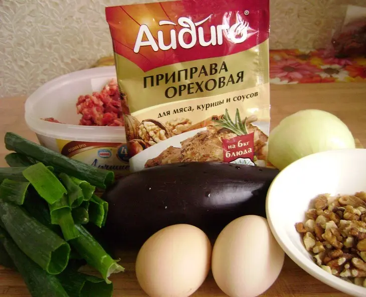 Зразы мясо-баклажановые в пикантном ореховом соусе.: шаг 1