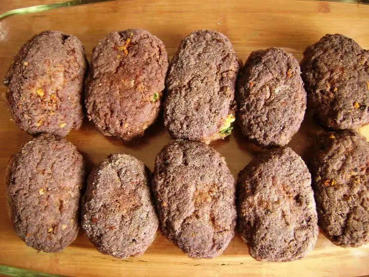 Зразы мясо-баклажановые в пикантном ореховом соусе.: шаг 3