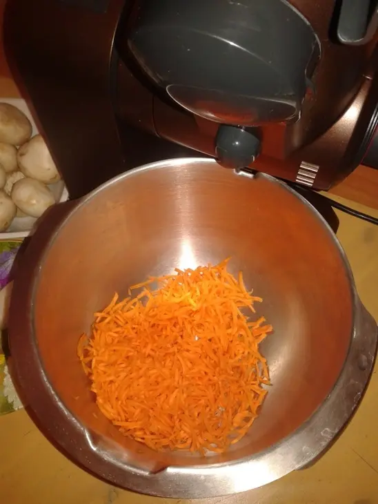 Злаковая каша с овощами, грибами и соусом из печеного перца и томатов.: шаг 1