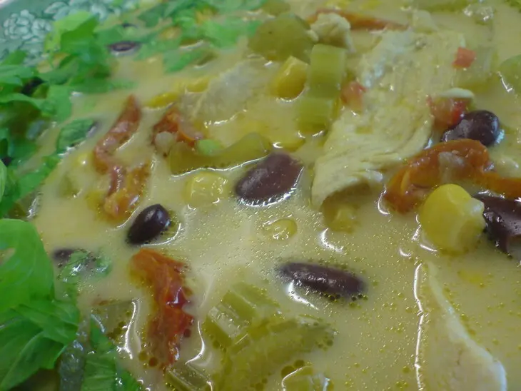 Суп с куриной грудкой,фасолью и кукурузой: шаг 6