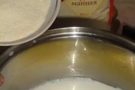 Холодный суп с манными клецками в  ягодном киселе.: шаг 2