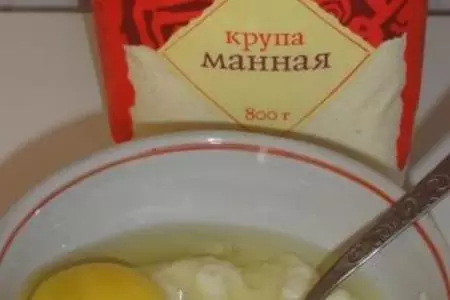 Холодный суп с манными клецками в  ягодном киселе.: шаг 3