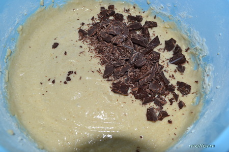 Кексы на топленом молоке с шоколадом и орехами: шаг 6