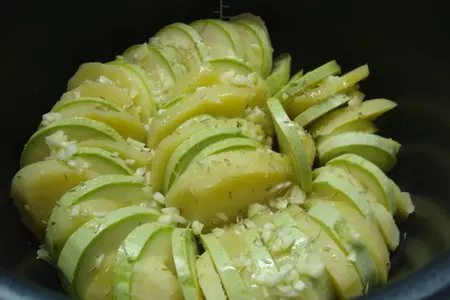 Картофель с кабачками в мультиварке: шаг 3