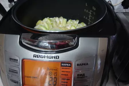 Картофель с кабачками в мультиварке: шаг 5