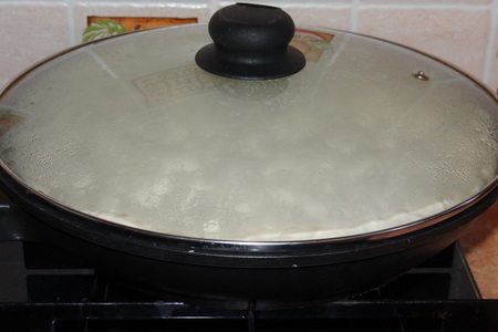 Жаренный пирог на кефире с сыром и луком: шаг 4