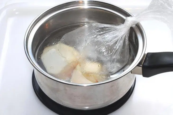 Рулет из сыра с творожной начинкой: шаг 5