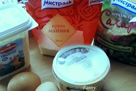Творожная запеканка с клубничным соусом: шаг 1