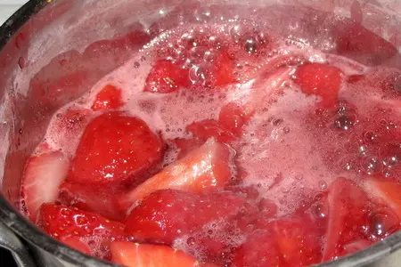 Творожная запеканка с клубничным соусом: шаг 5