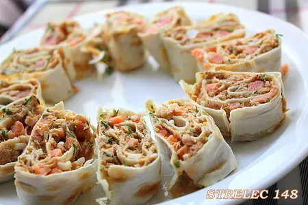 Рулеты из лаваша на завтрак.: шаг 4